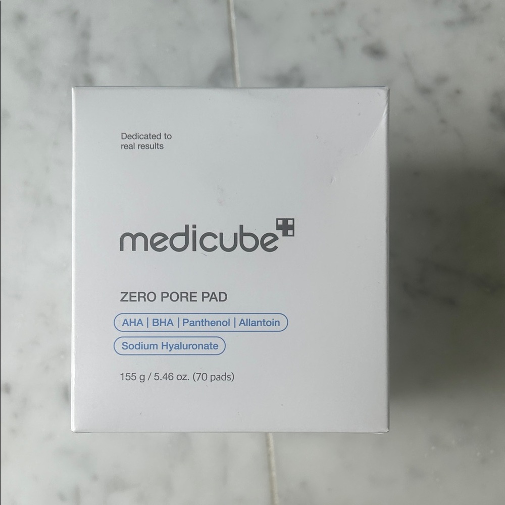 medicube Zero Pore Pad - White Box